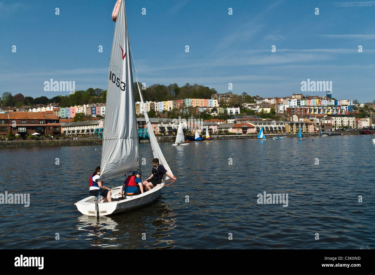 Les quais de condensats chauds dh Bristol BRISTOL Bristol City port flottant quais voilier bateau à Banque D'Images