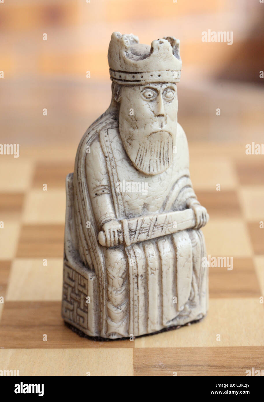 Le jeu d'échecs ile de lewis roi blanc morceau Banque D'Images