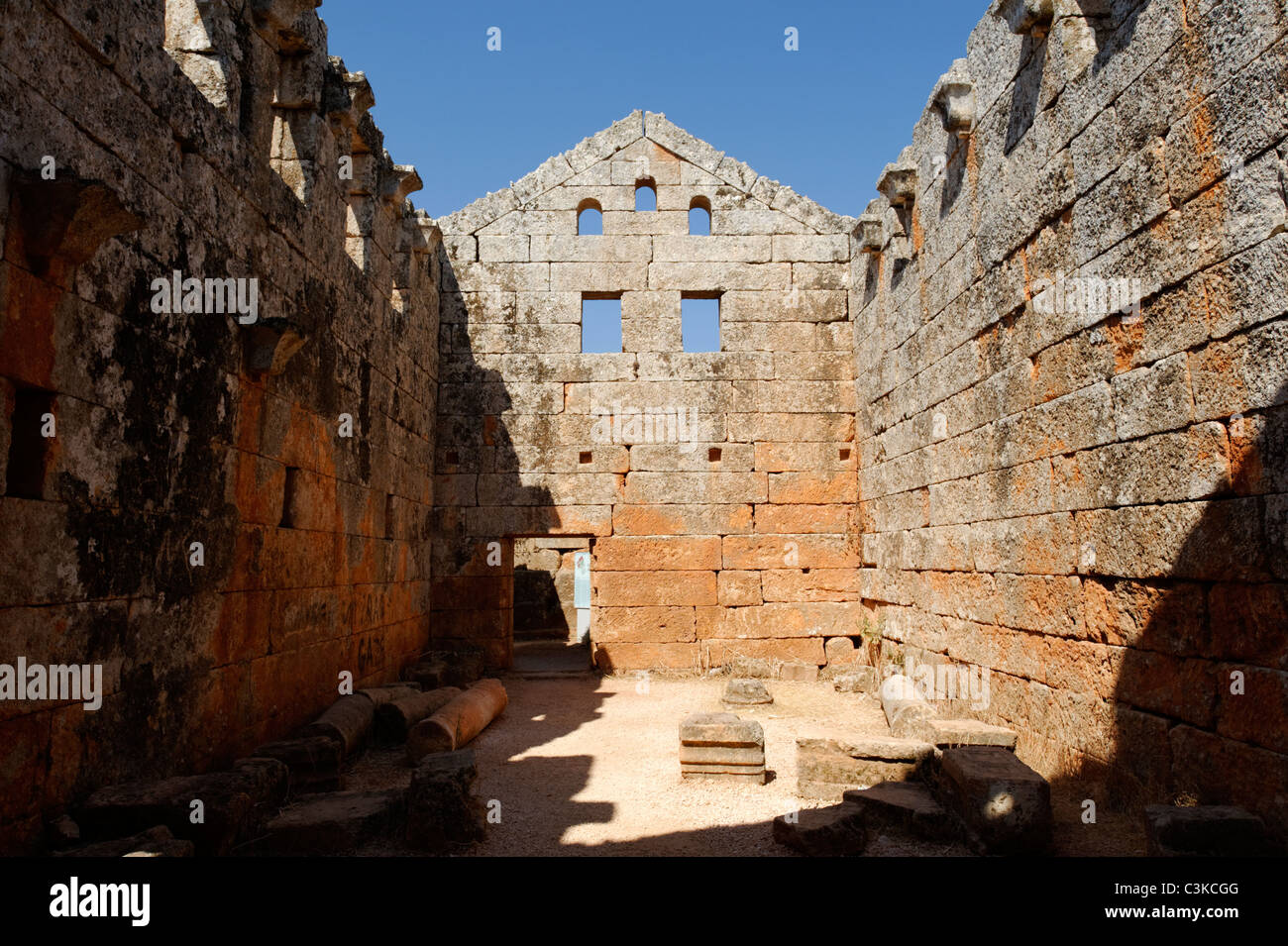Vue de la salle principale de l'abandon des bains de la ville byzantine de Serjilla morts dans le nord-ouest de la Syrie. Banque D'Images