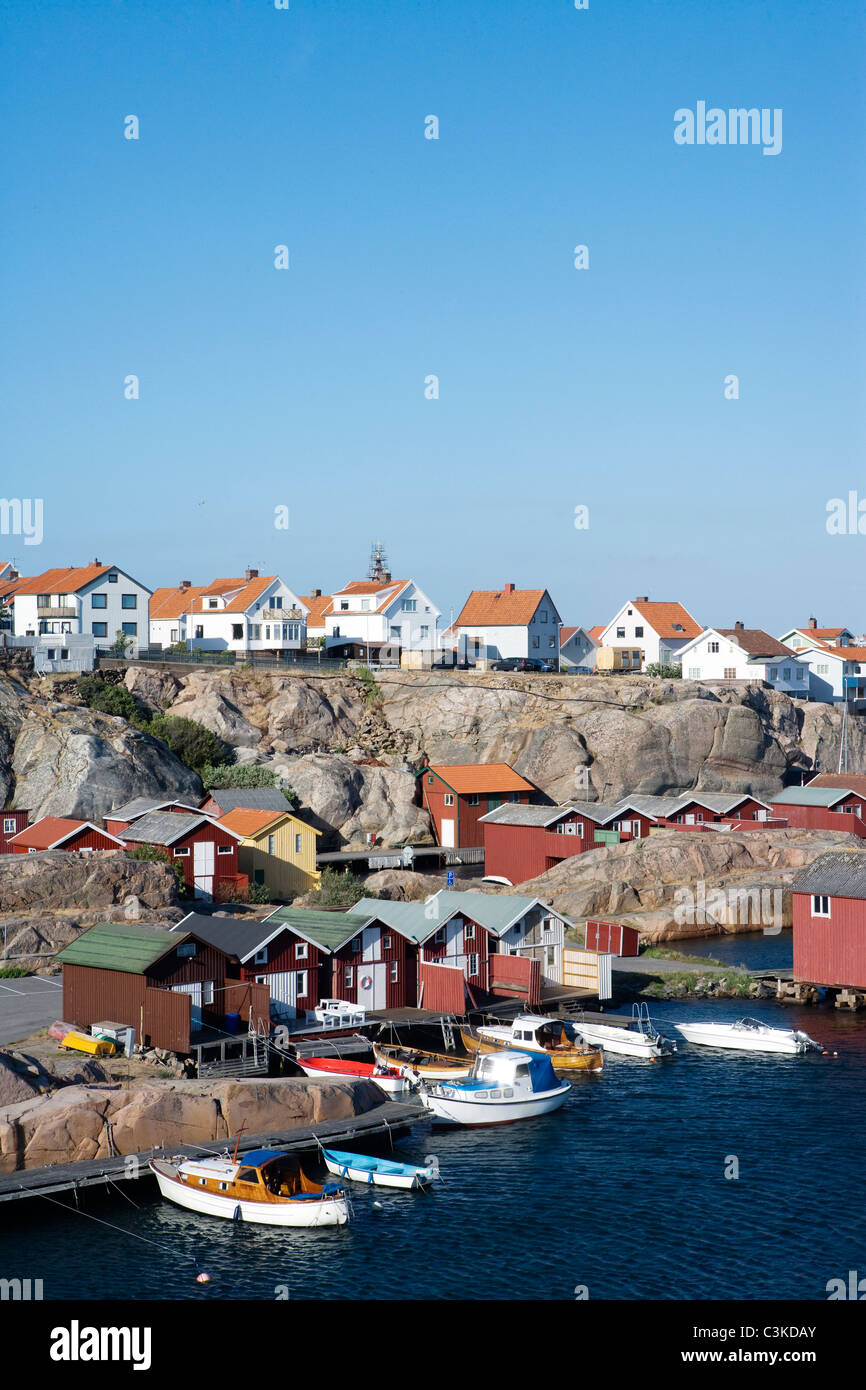 Abris de pêche et les maisons de l'océan, Smogen, Bohuslan, Sweden. Banque D'Images