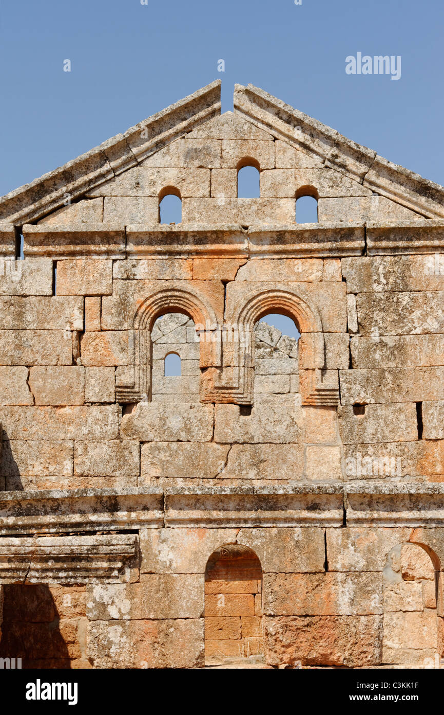 Vue de la façade de l'état intact des bains romains à la ville byzantine de Serjilla morts dans le nord-ouest de la Syrie. Banque D'Images