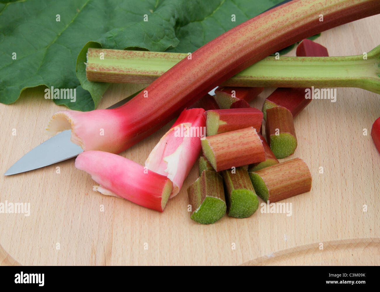 Bien aimé la rhubarbe un traitement culinaire au début de l'springin la UK Banque D'Images