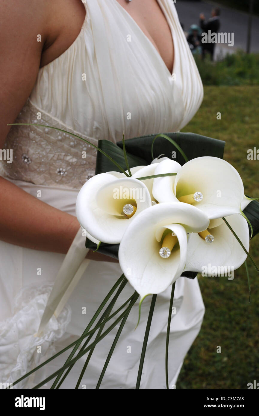 Bouquet de mariée à un mariage blanc traditionnel Banque D'Images