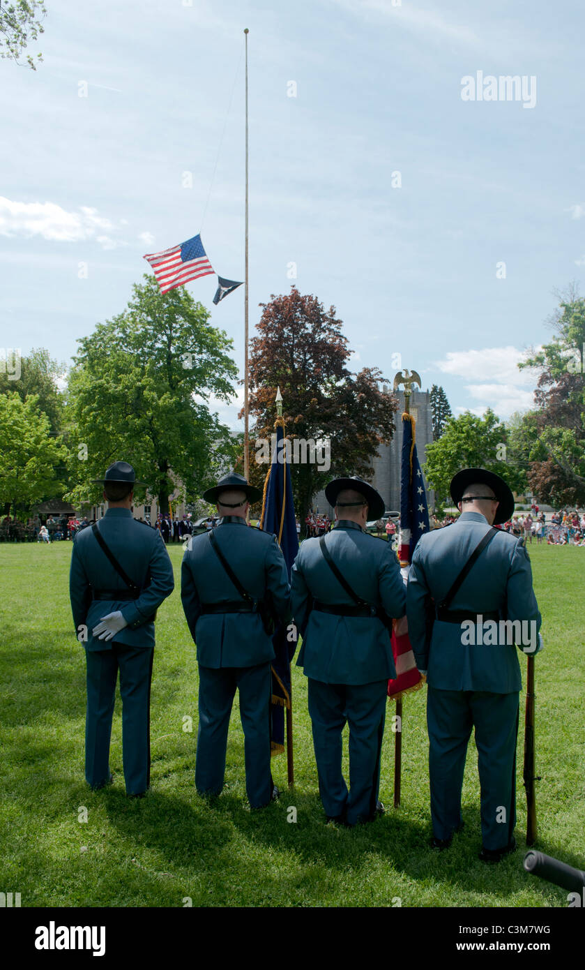 Maine State Troopers assister à un service de jour commémoratif dans Gardiner, comté de Kennebec, dans le Maine, 2009. Banque D'Images