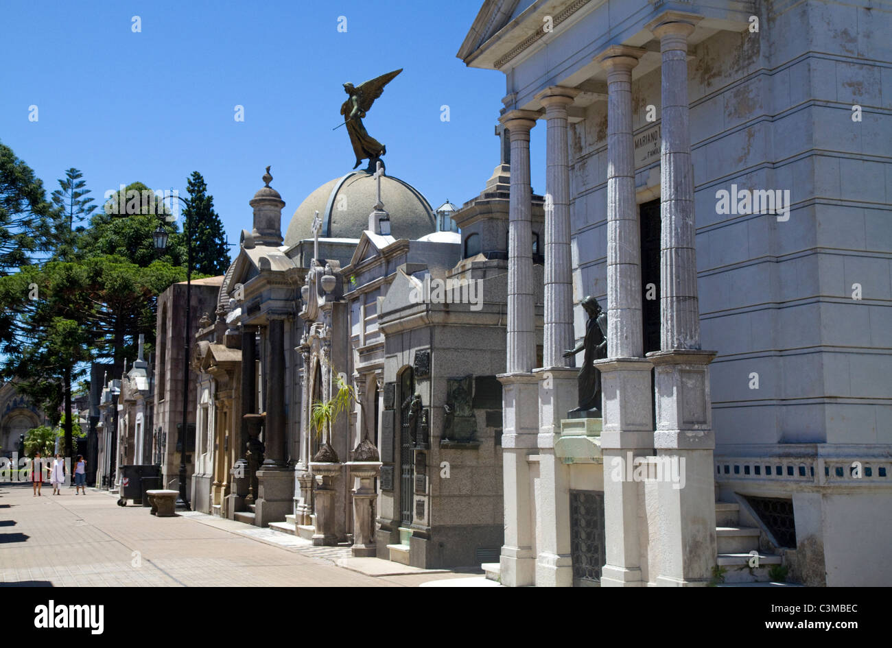 Mausolées dans le quartier de la Recoleta Cemetery, Buenos Aires, Argentine. Banque D'Images