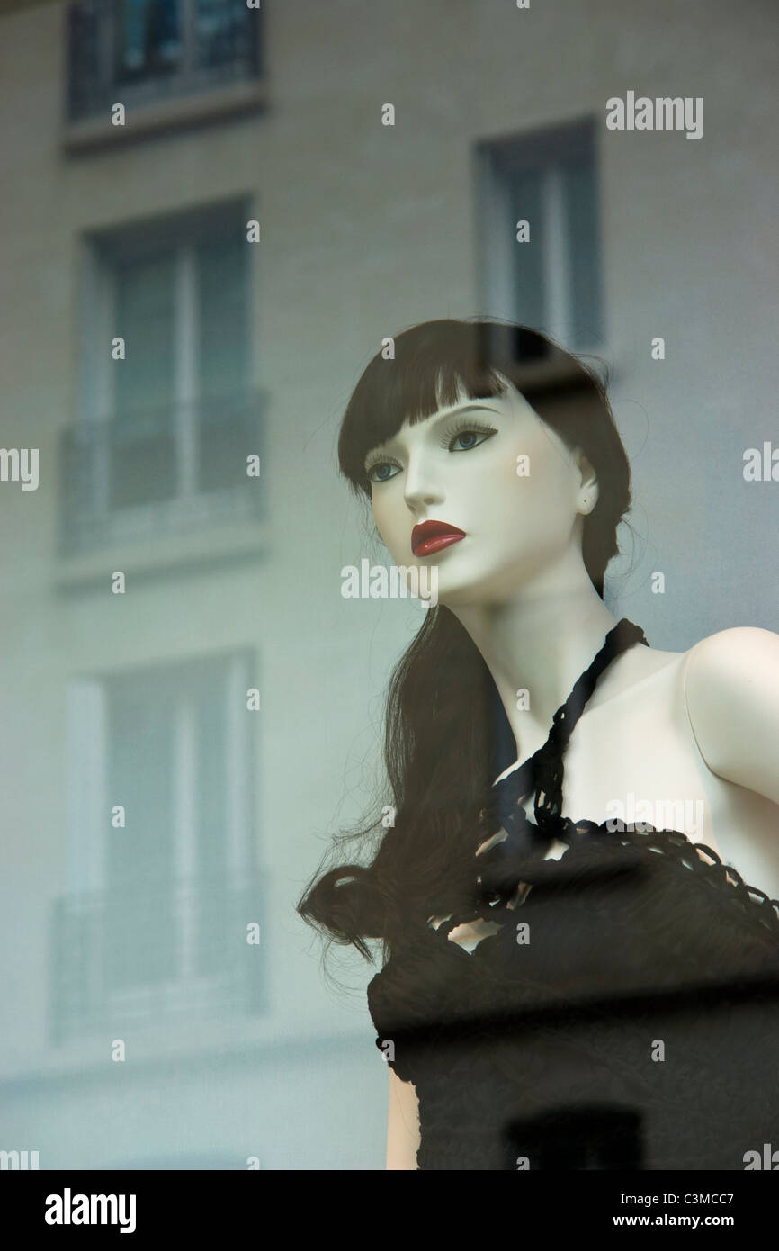 Female mannequin dior Banque de photographies et d’images à haute