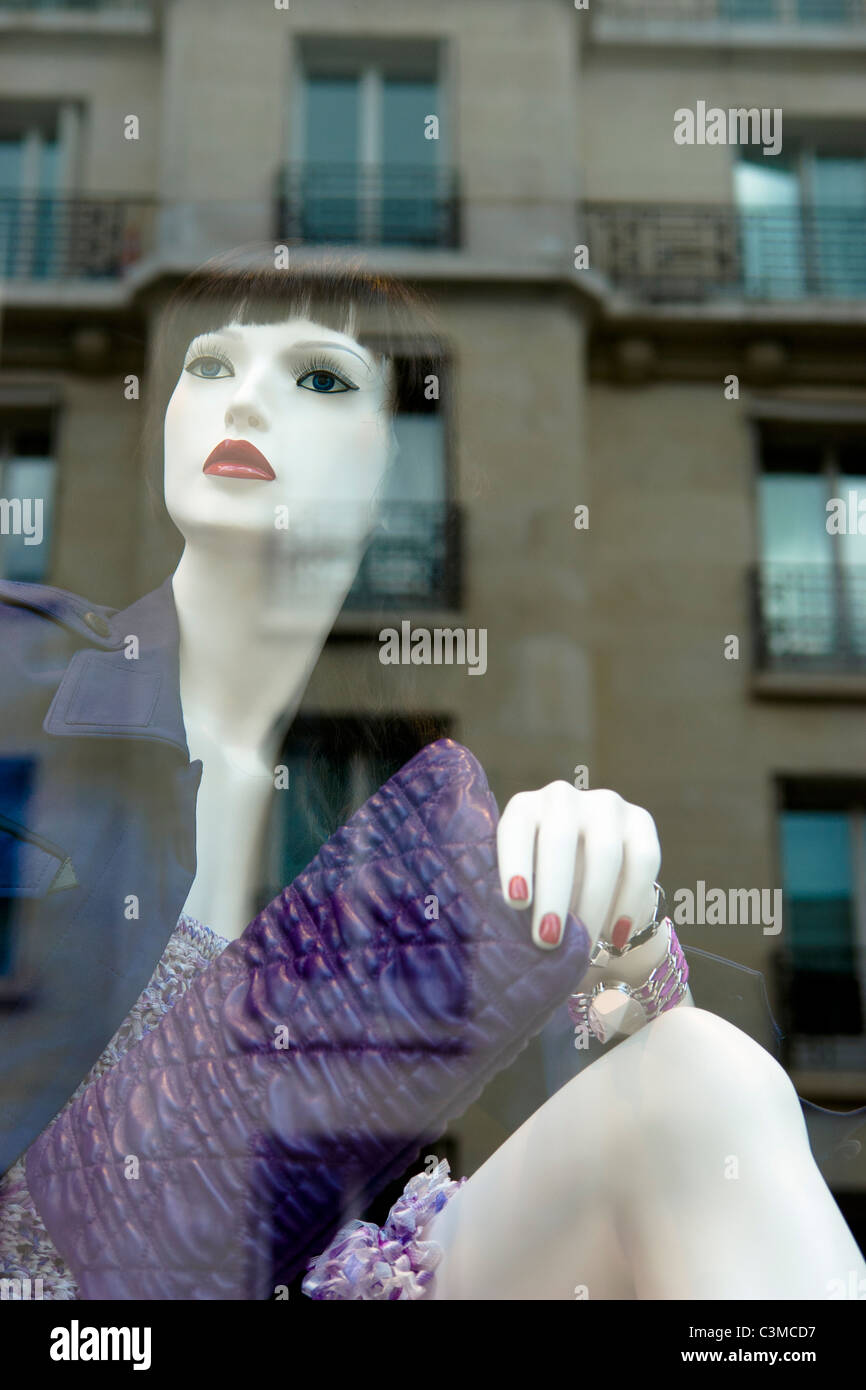 Female mannequin dior Banque de photographies et d’images à haute