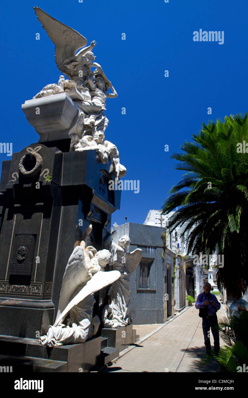 Mémorial à Jose Clemente Paz au cimetière de la Recoleta, Buenos Aires, Argentine. Banque D'Images