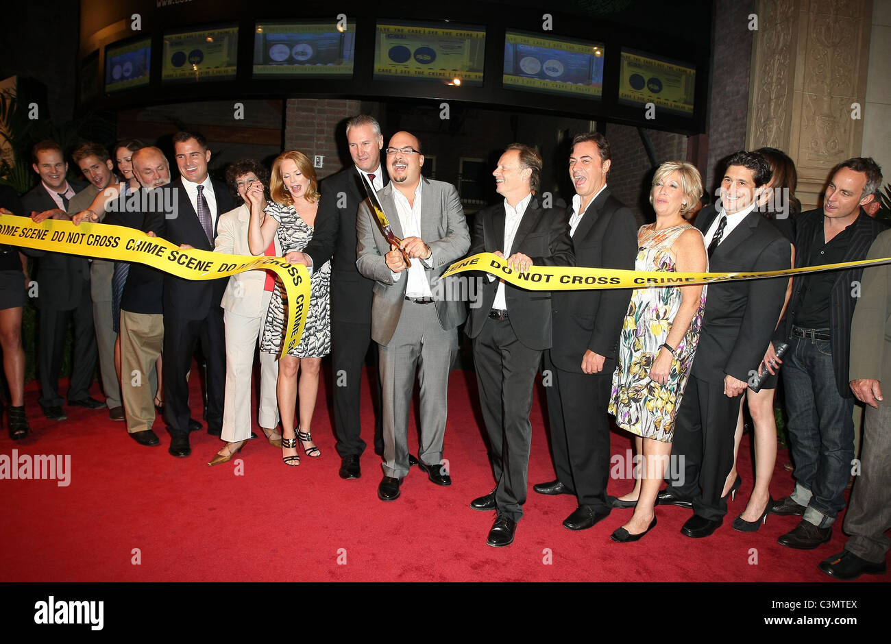 Les acteurs et producteurs de CSI CSI : 'L'expérience' inauguration tenue  au MGM Grand Hotel and Casino Las Vegas, Nevada Photo Stock - Alamy