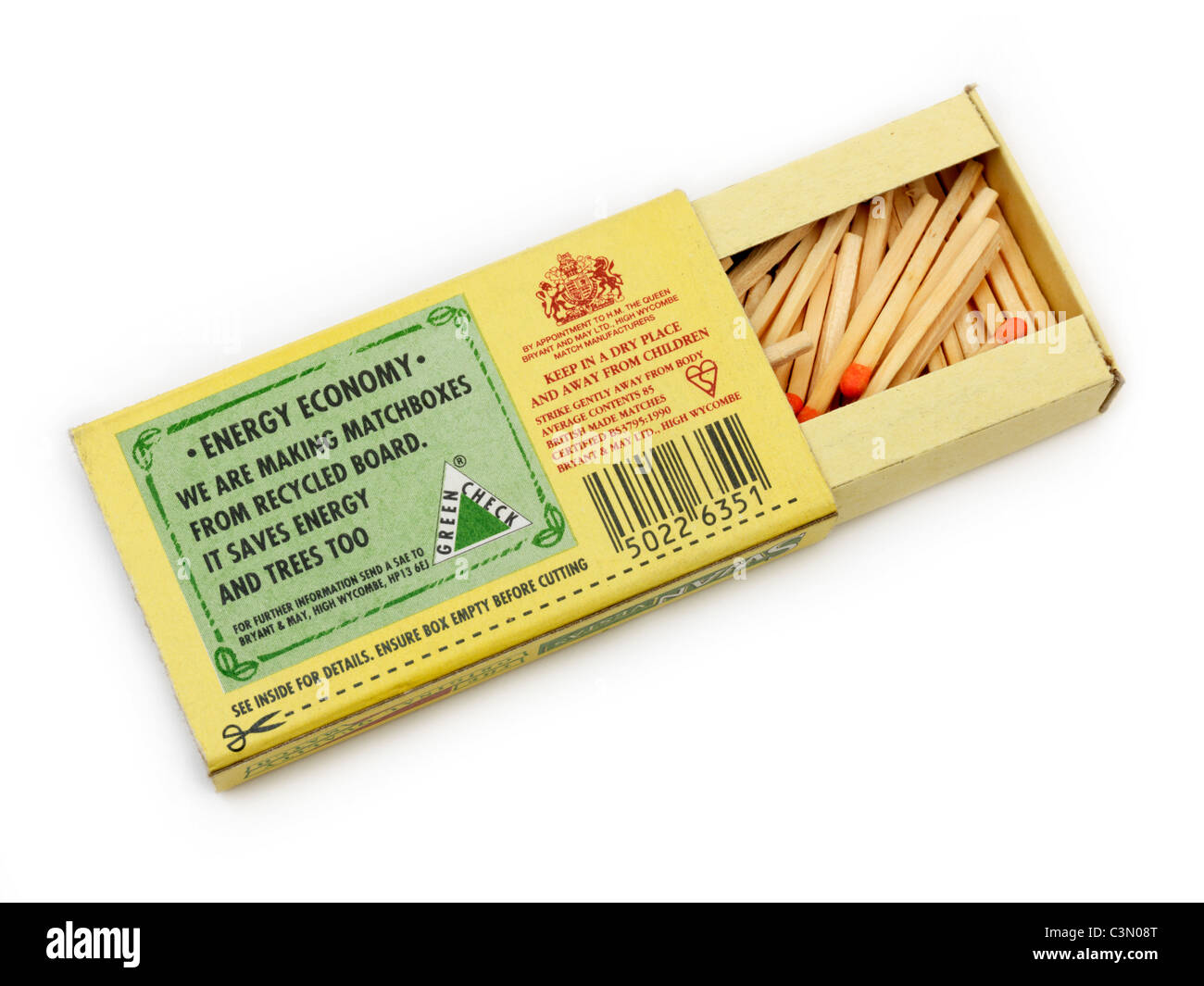 Une boîte d'Allumettes avec des allumettes étiquette visible montrant Matchbox est fabriqué à partir de carton recyclé Banque D'Images