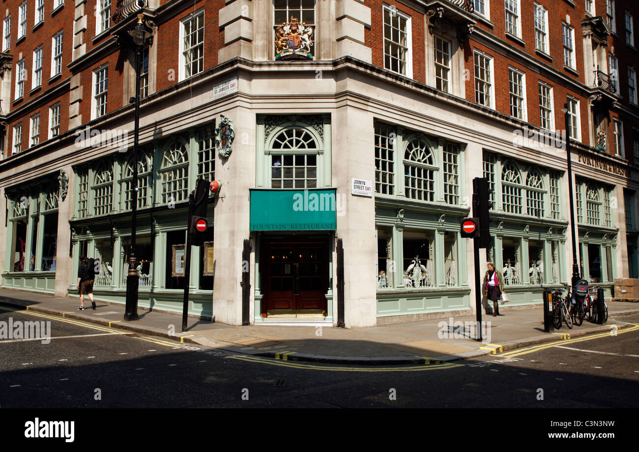 Magasin Fortnum and Mason à Londres. Entrée de Jermyn Street Banque D'Images