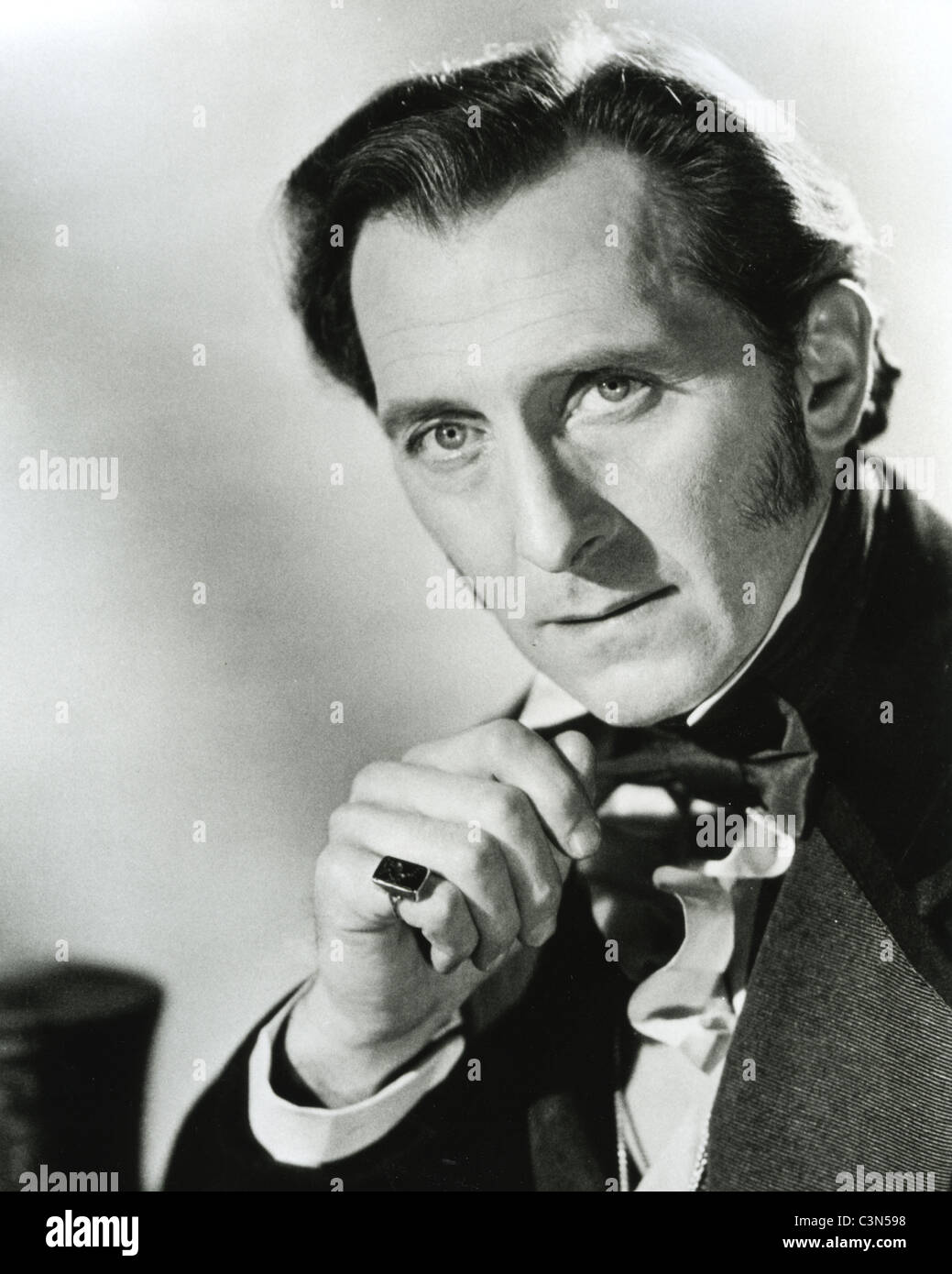 PETER CUSHING (1913-1994) acteur de cinéma britannique Banque D'Images