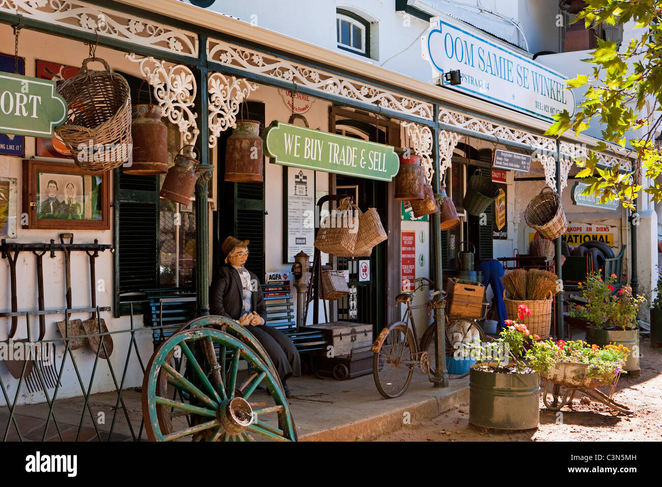 L'Afrique du Sud, Western Cape, Stellenbosch, ' Oom Samie se Winkel ' , une antique et curiosity shop. Banque D'Images
