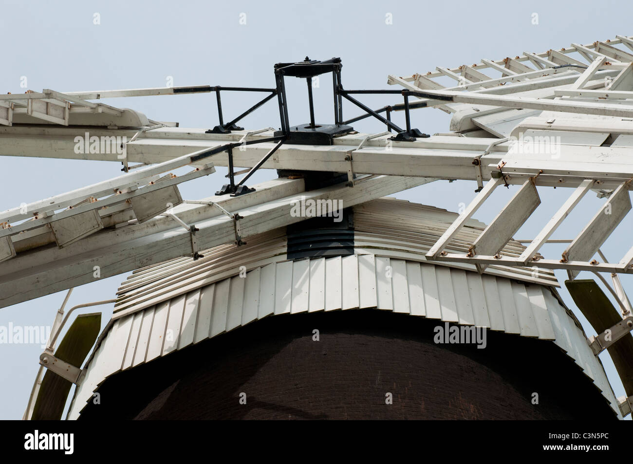 Moulin voiles sur vieux bois moulin pompe UK attraction touristique Banque D'Images