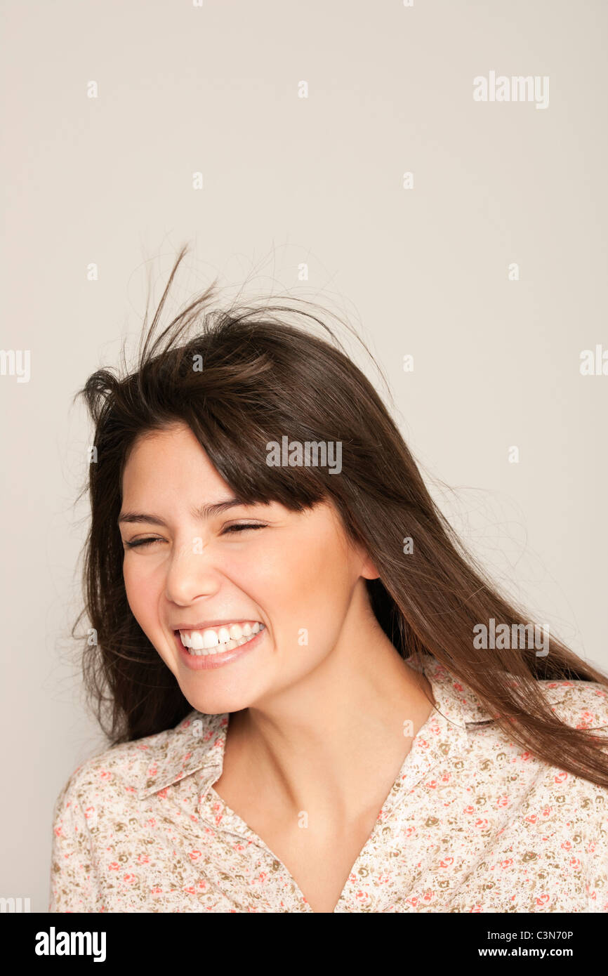 Portrait de jeune femme laughting Banque D'Images