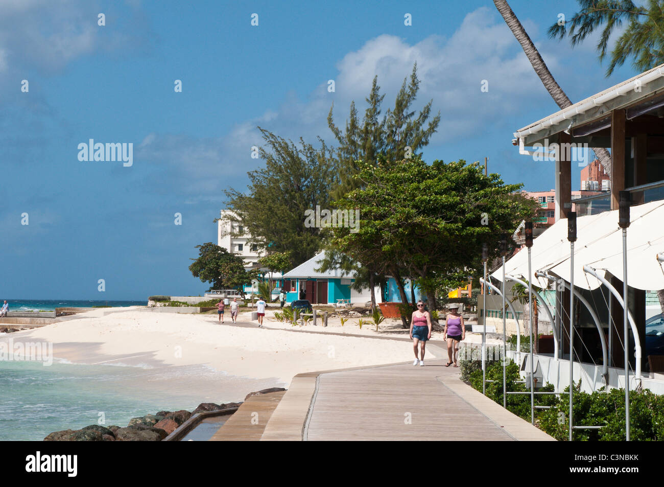 Hastings Beach South Coast Boardwalk Barbade, Caraïbes. Banque D'Images