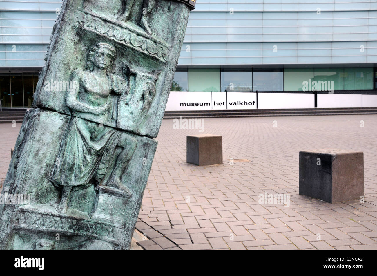 Nimègue, aux Pays-Bas. Het musée Valkhof (1999 : Ben van Berkel) Monument : Noviomagus - Ram Katzr / Rutger Fuchs, 2005) Banque D'Images
