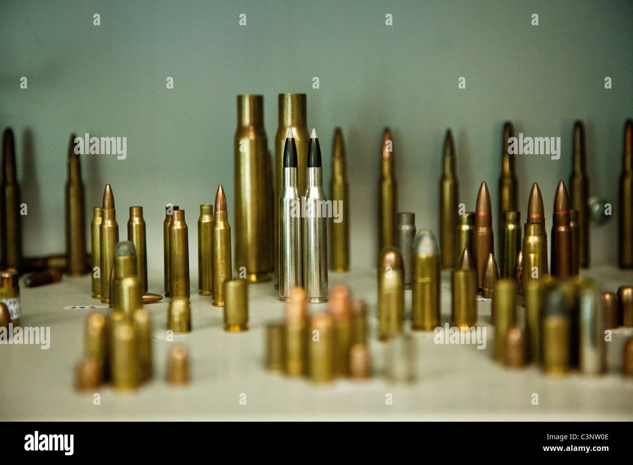 Une collection de balles utilisées dans divers crimes liés à la drogue au Laboratoire judiciaire de la ville de Juarez à Juarez au Mexique Banque D'Images