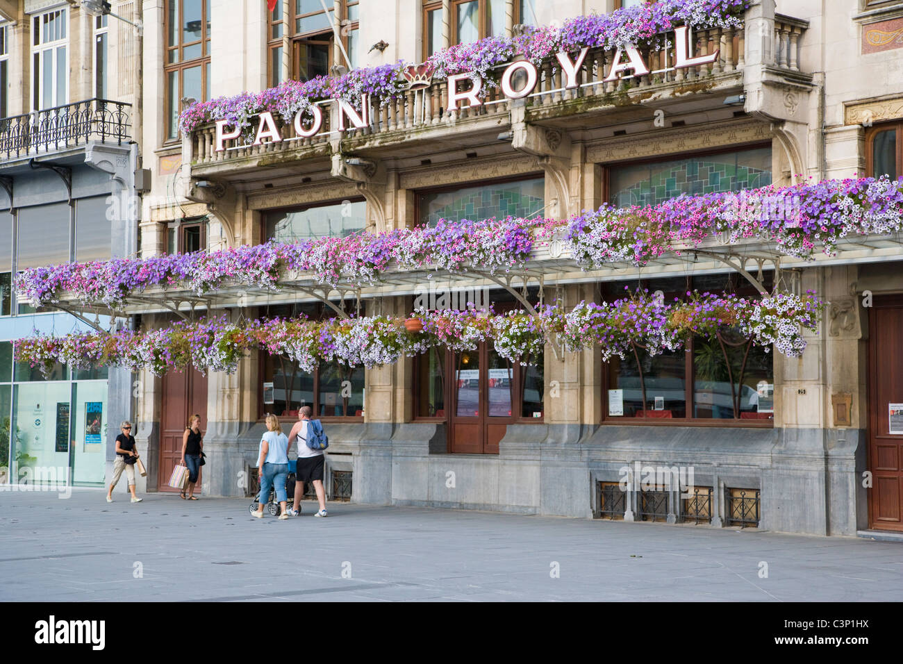 Paon Royal Hotel. La place Reine Astrid. K. Astridplein. Anvers. Belgique Banque D'Images