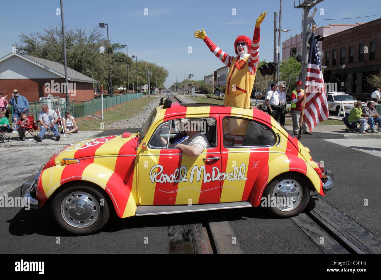 Plant City Florida,South Evers Street,Florida Strawberry Festival,Grand Parade,Ronald McDonald,icône,mascotte,personnage,McDonald's restaurants,clown,stri Banque D'Images