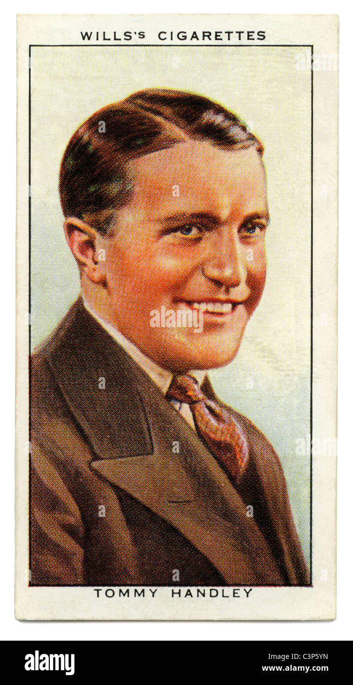 1934 carte de cigarette avec portrait de la comédienne et radio star Tommy Handley de BBC Radio series la renommée de l'ITMA Banque D'Images 1934 carte de cigarette avec portrait de la comédienne et radio star Tommy Handley de BBC Radio series la renommée de l'ITMA Banque D'Images