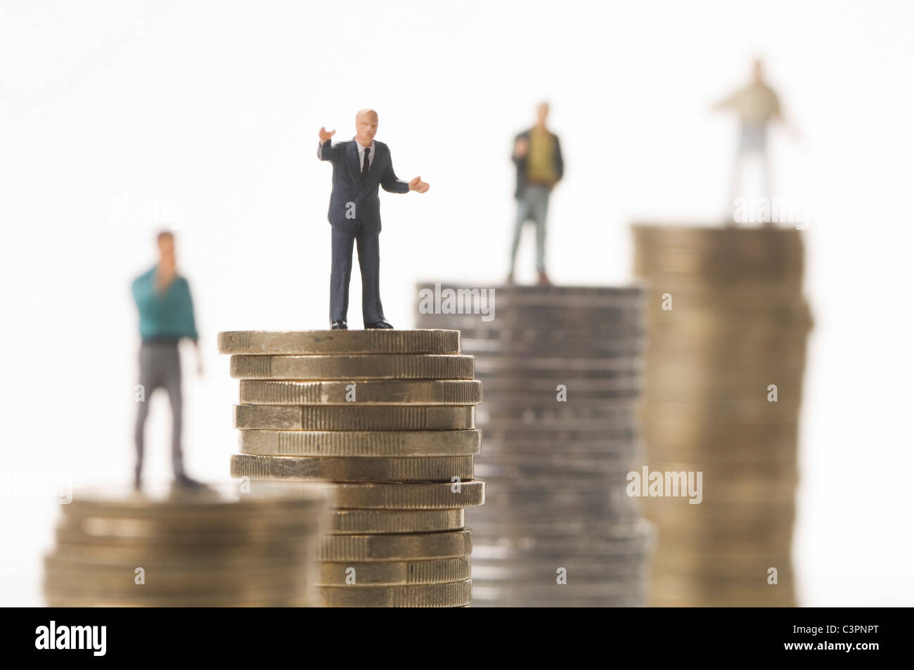 Figurine homme d'une pension de retraite de planification Banque D'Images