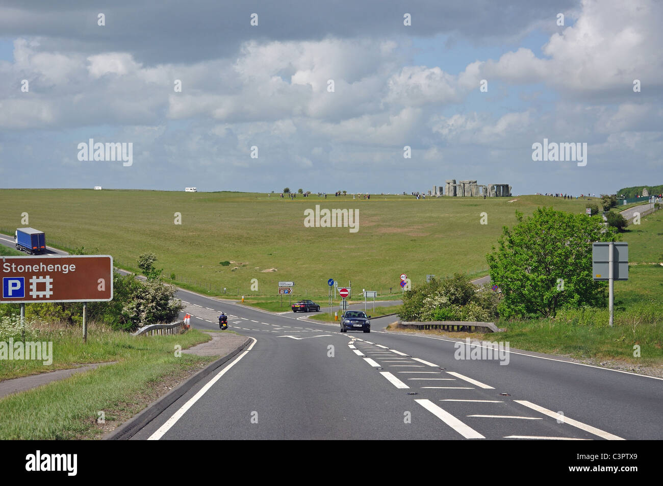 A303 Trunk road à Stonehenge, plaine de Salisbury, Wiltshire, Angleterre, Royaume-Uni Banque D'Images