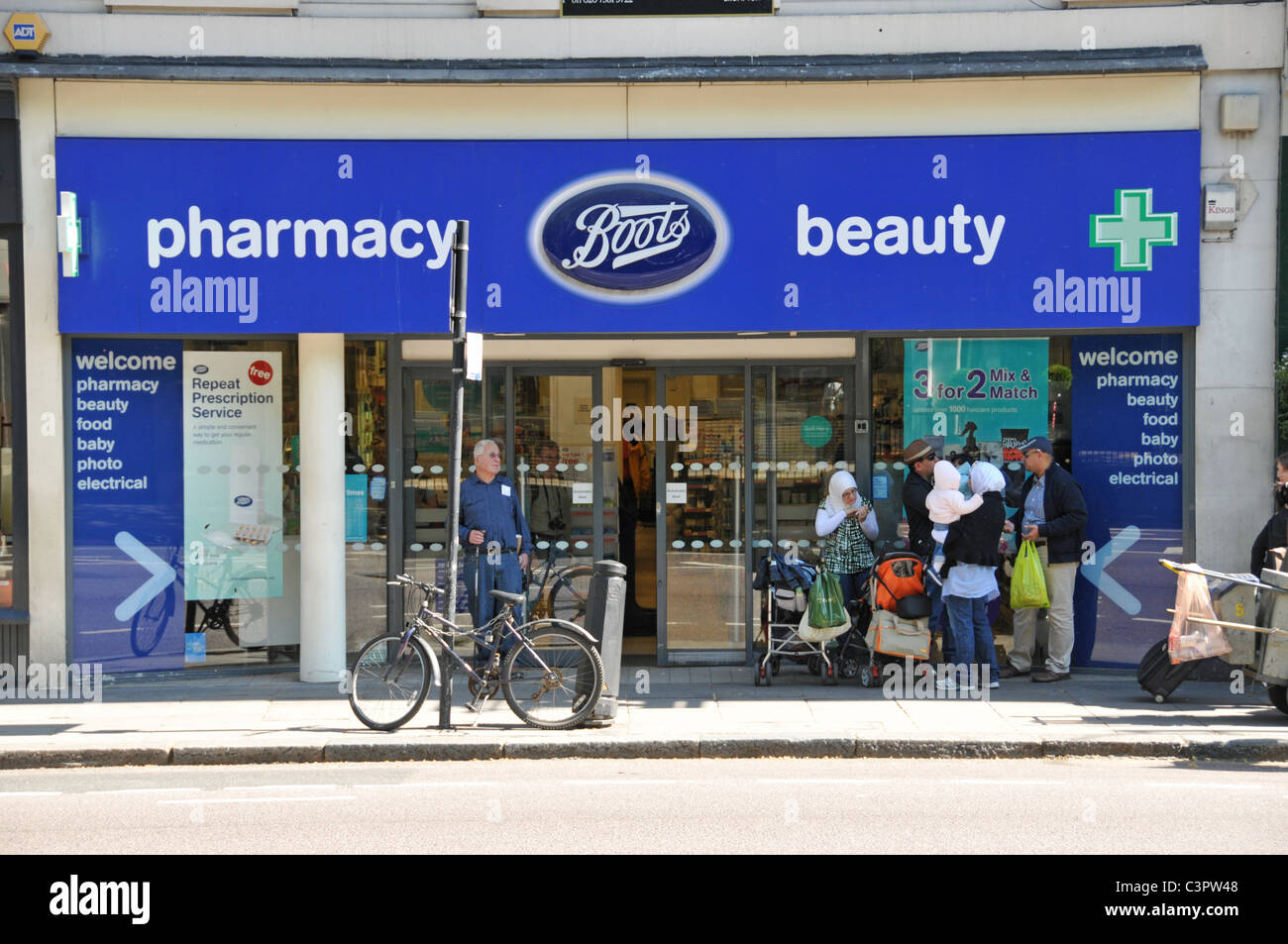 Boots chemist Pharmacy Londres Angleterre produits beauté médecine Banque D'Images