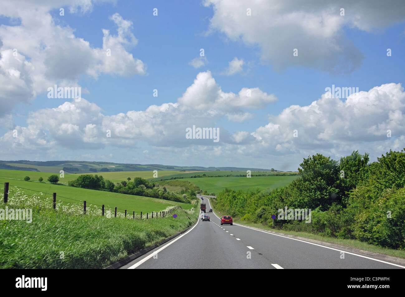 A303 Trunk road, la plaine de Salisbury, Wiltshire, Angleterre, Royaume-Uni Banque D'Images