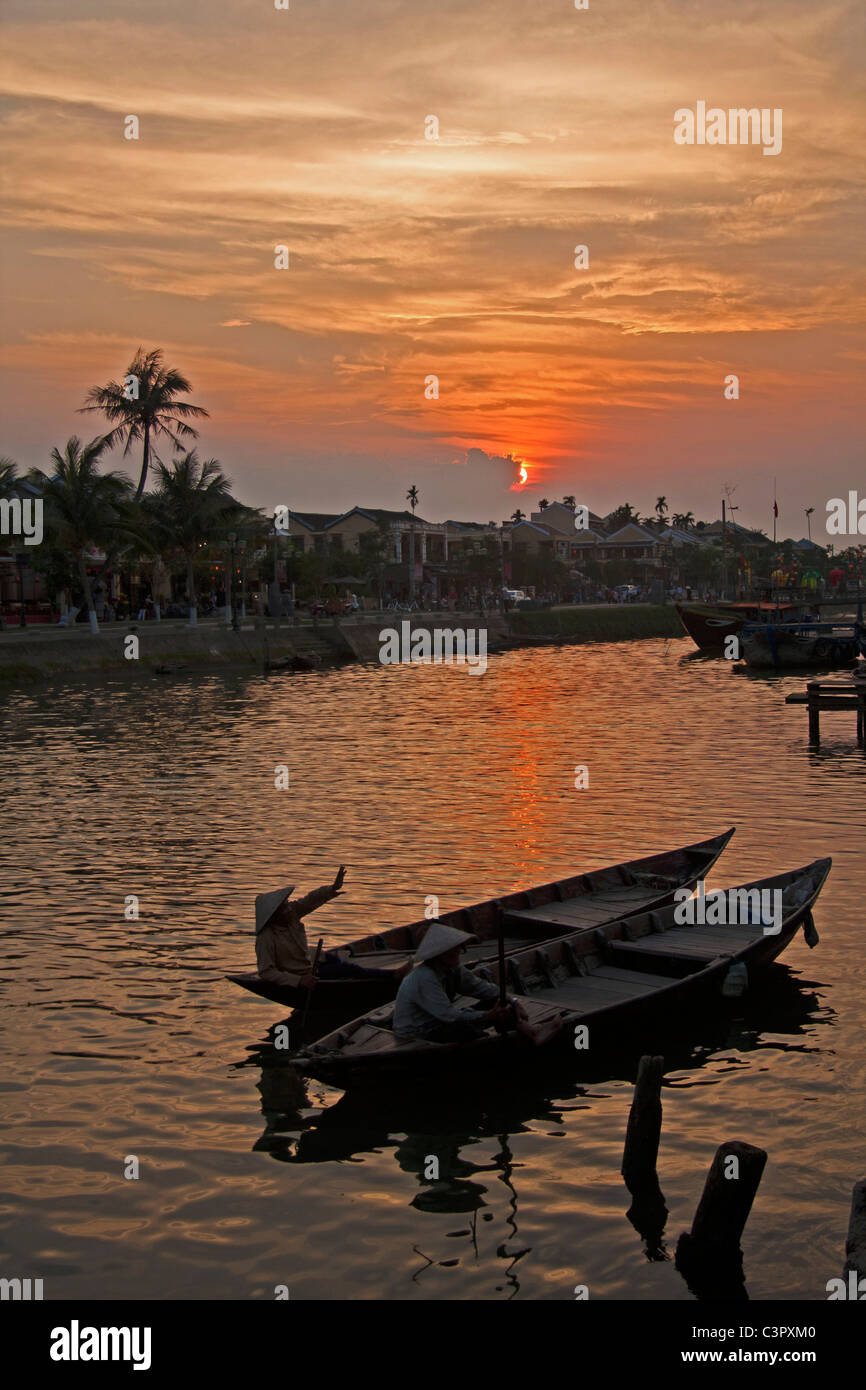 Coucher du soleil sur la rivière, Hoi An, Vietnam Banque D'Images