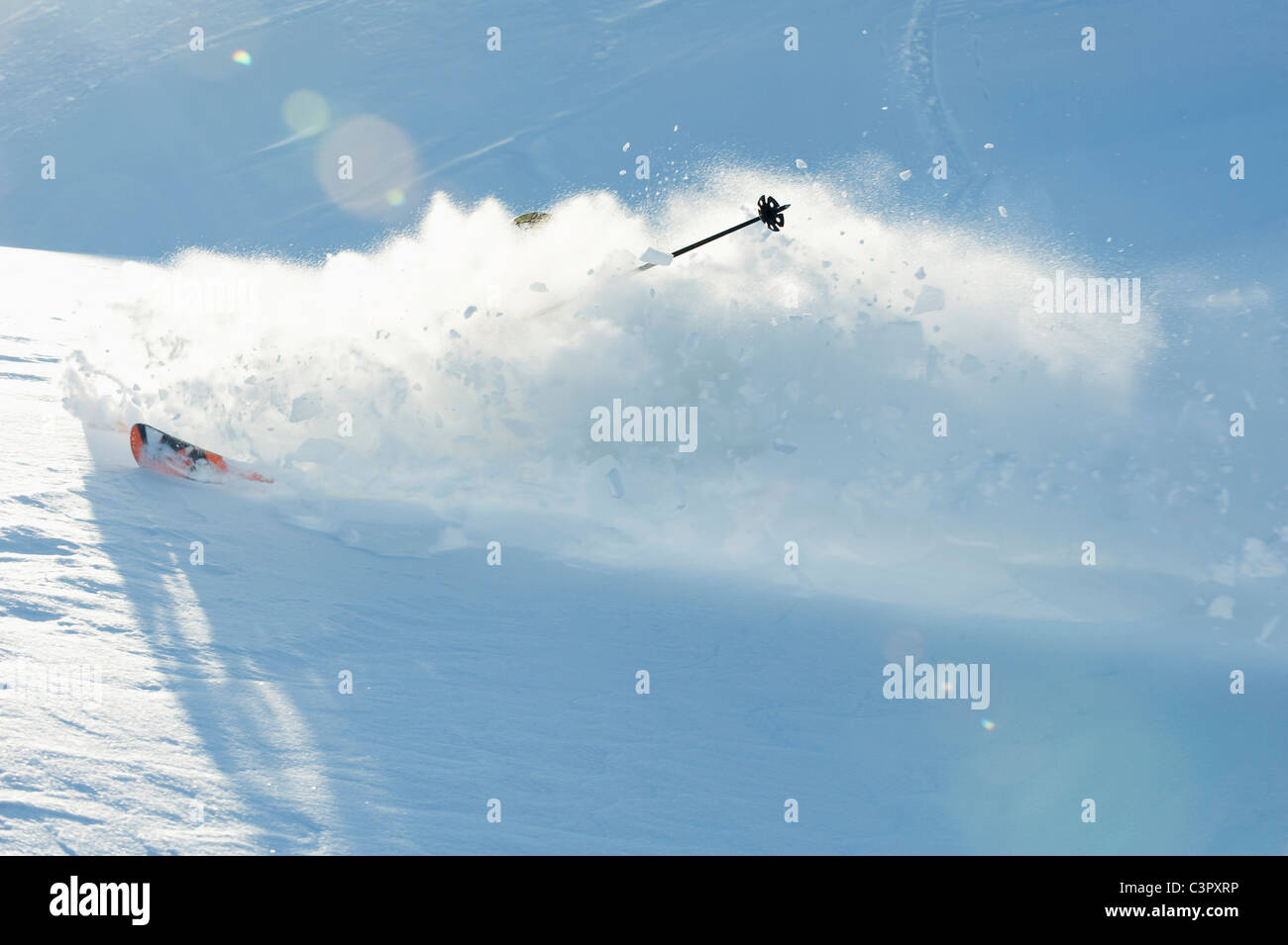 L'Autriche, l'homme sur la montagne ski arlberg Banque D'Images