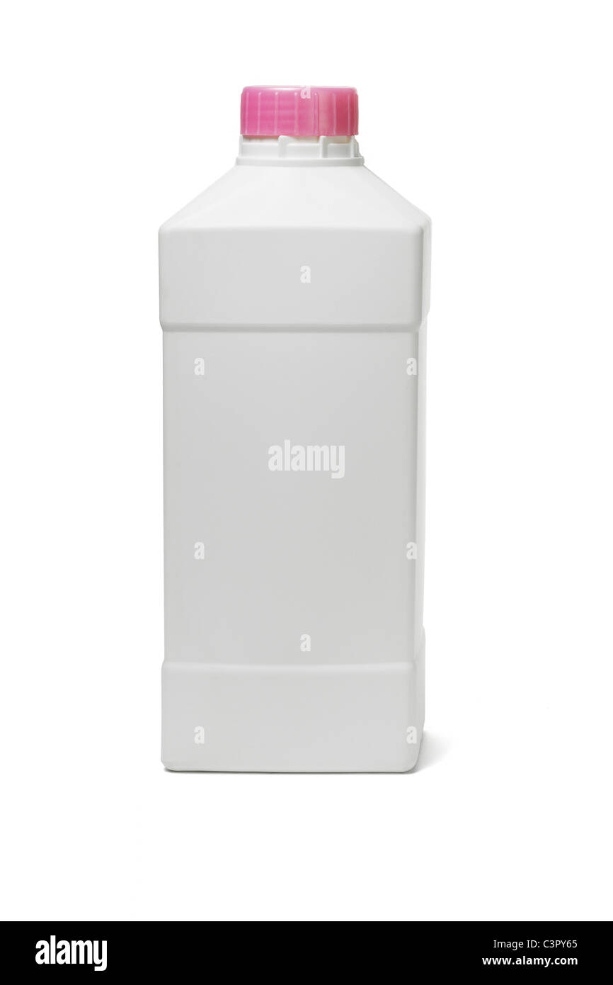 Bouteille en plastique pour les produits de nettoyage ménagers sur fond blanc Banque D'Images