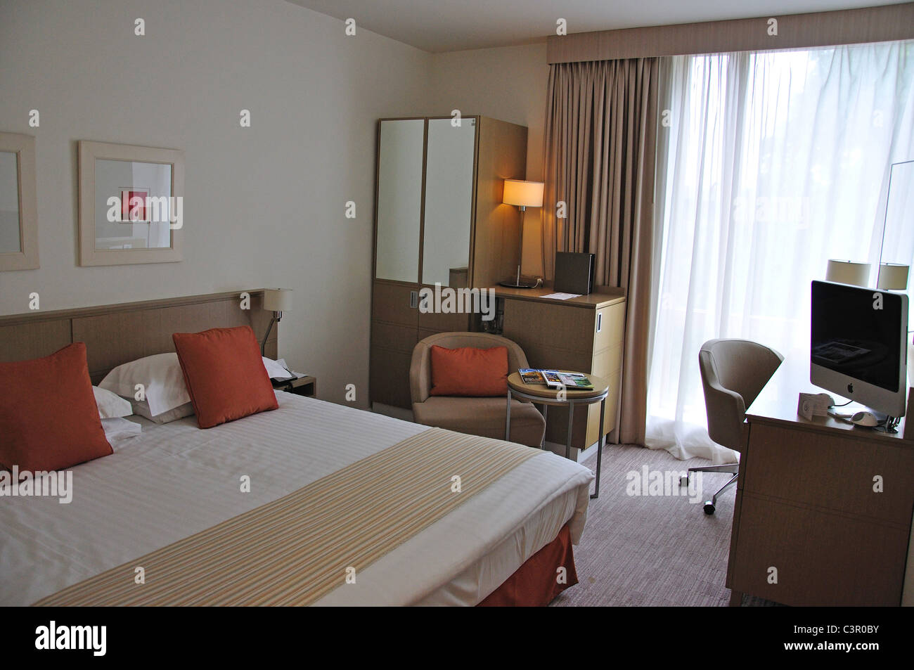 Chambre d'hôtel standard, Hilton Garden Inn Bristol City Centre, Temple Circus House, Temple Way, Bristol, Angleterre,Royaume-Uni Banque D'Images