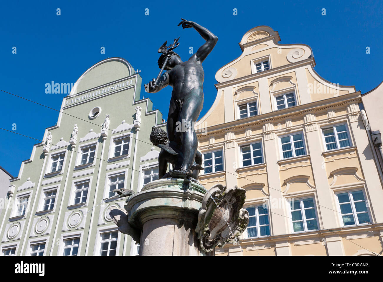 Allemagne, Bavière, Augsburg, Merkurbrunnen├, Maximilianstra ƒe, vue de la fontaine de mercure Banque D'Images