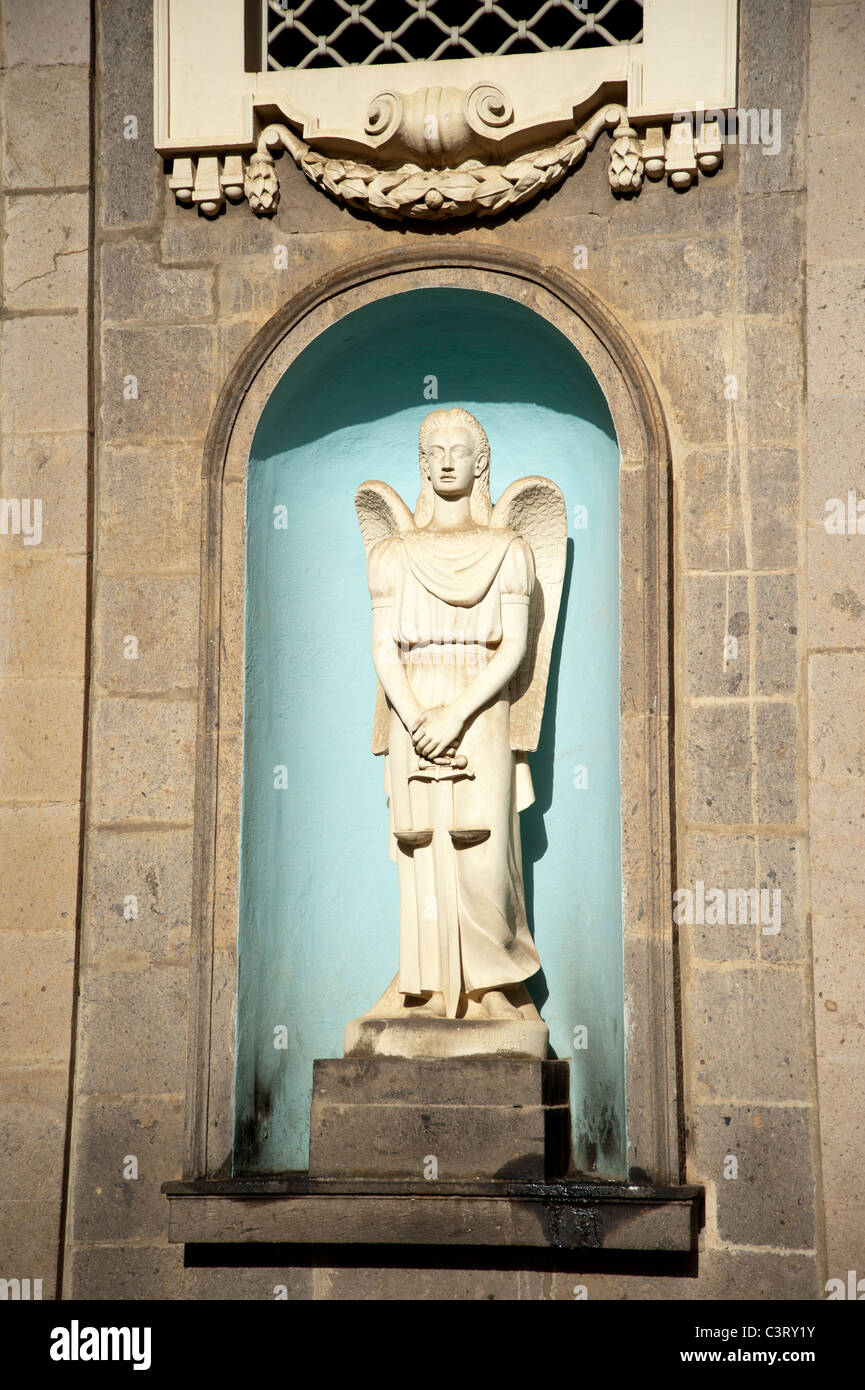 Statue à Kiddist Sélassié (sainte trinité) Cathédrale, Addis Abeba, Ethiopie Banque D'Images