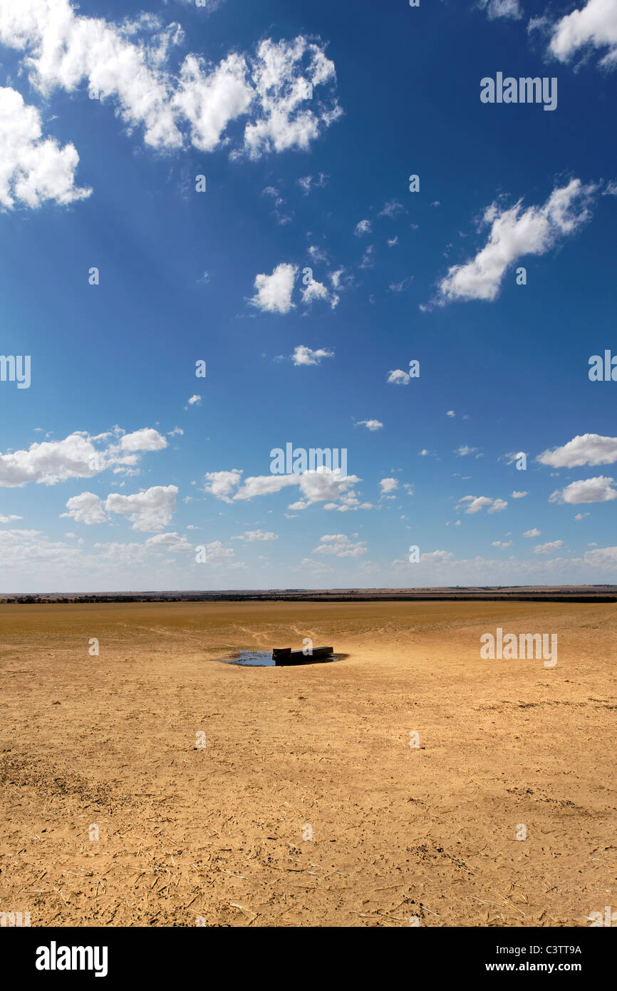 Creux de l'eau sur les terres agricoles, le blé Central Belt, ouest de l'Australie Banque D'Images