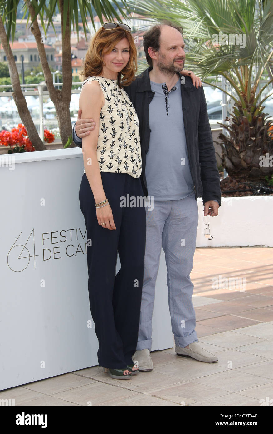 FLORENCE PERNAL ET DENIS PODALYDES LA CONQUÊTE PHOTOCALL CANNES FILM FESTIVAL 2011 PALAIS DES FESTIVAL CANNES FRANCE 18 Mai 20 Banque D'Images