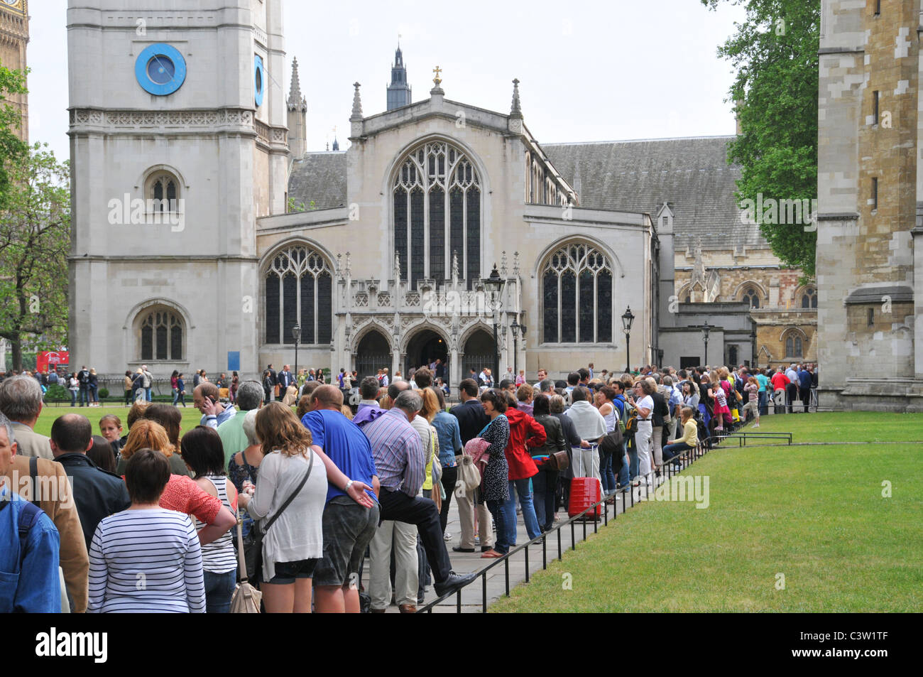 File D Attente Pour Voir L Abbaye De Westminster Apres Le Mariage