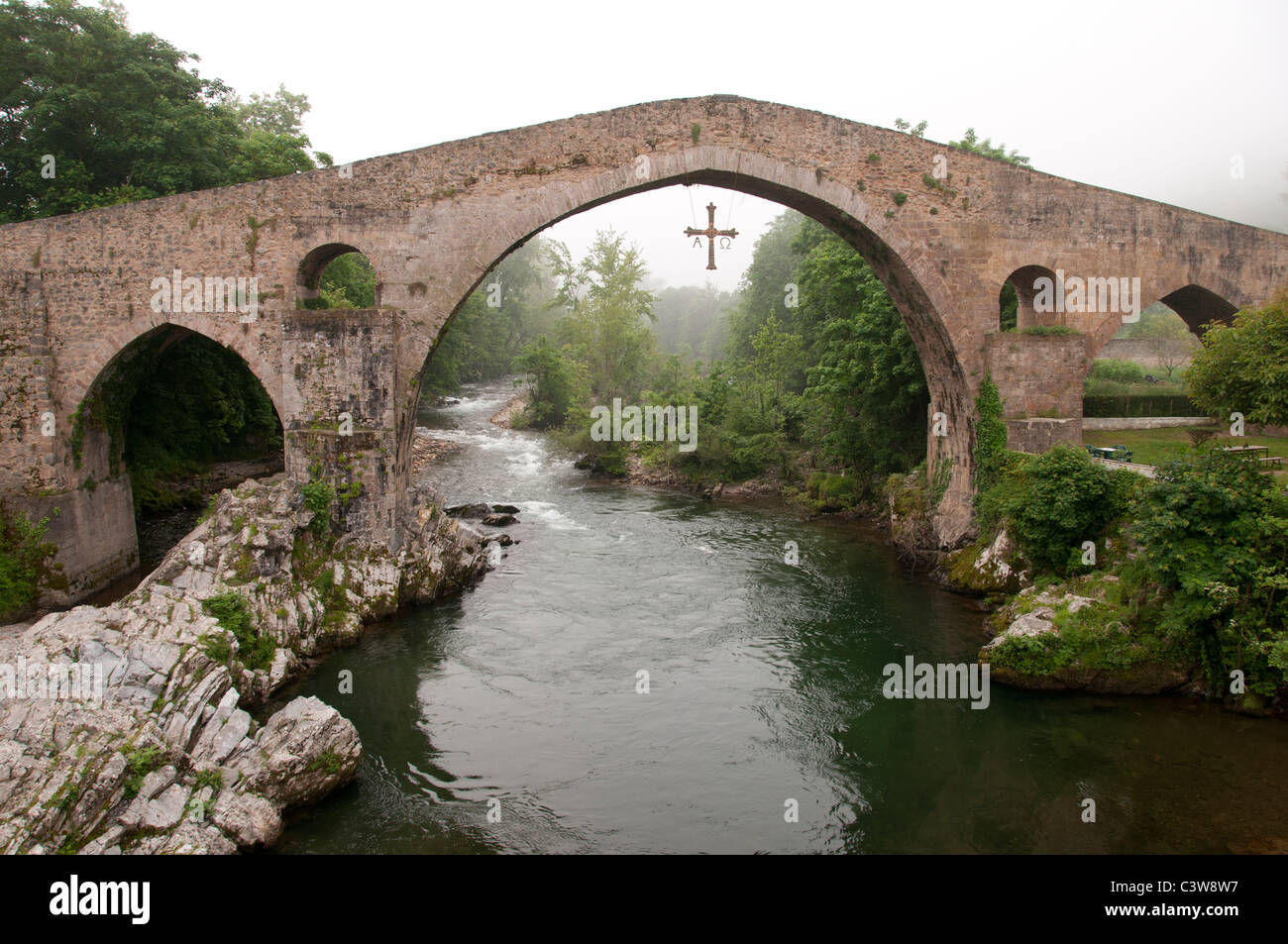 Pont Romain Puente Romano de Cangas de Onis Espagne Picos de Europa Banque D'Images