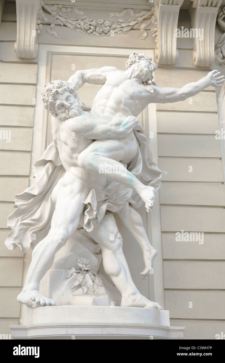 Statue antique grecque de deux dieux mâles wrestling chaque autres Banque D'Images