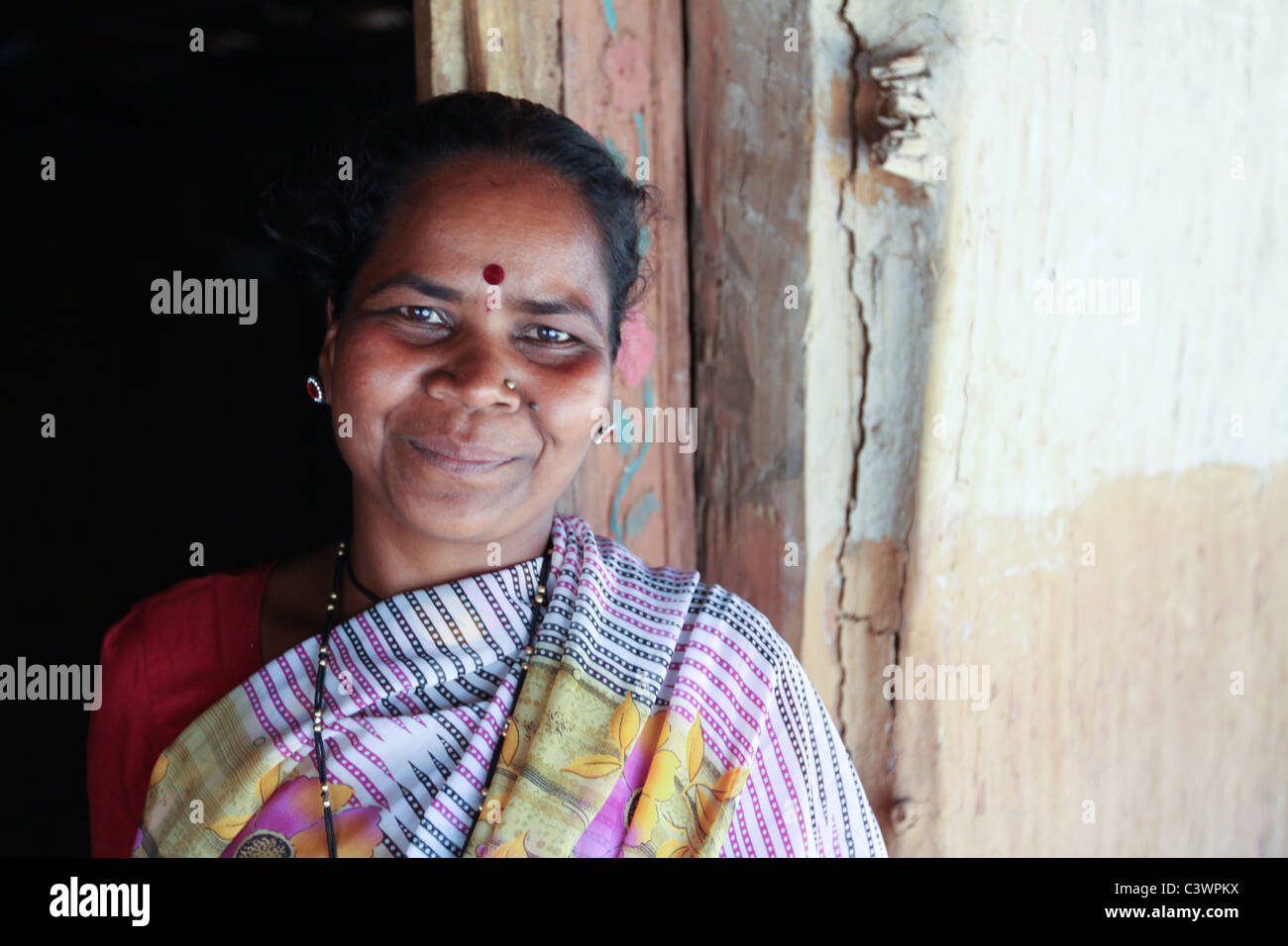 Une femme tribal dans le Maharashtra en Inde Banque D'Images