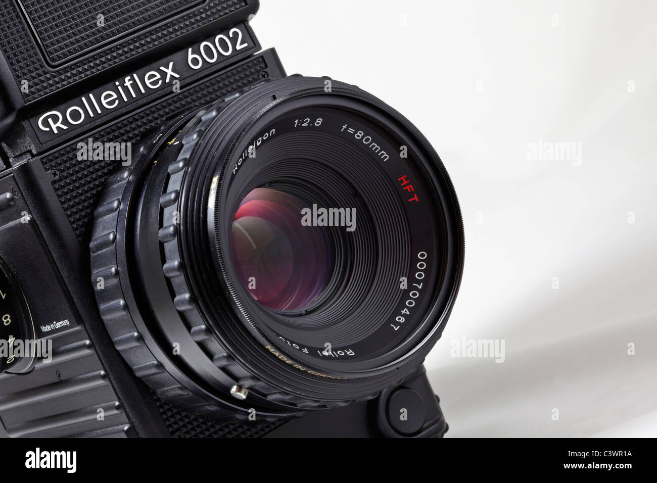 Caméra film classique. Rolleiflex 6002 classique professionnel appareil photo et détail de l'objectif de format moyen Banque D'Images