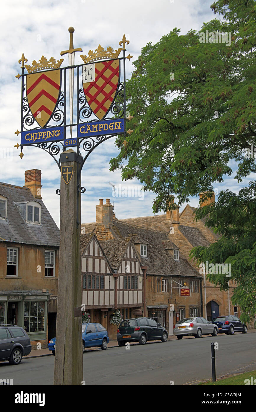 La ville colorée signer sur High Street Chipping Campden, Cotswolds, Gloucestershire, Angleterre, Royaume-Uni Banque D'Images