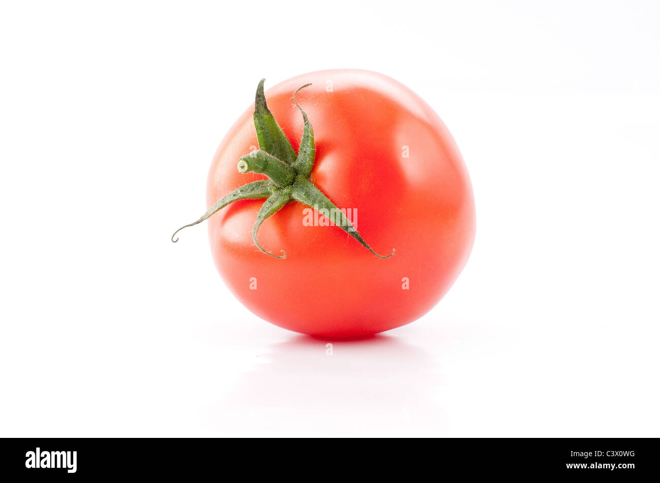 Tomate rouge frais unique - over white background Banque D'Images