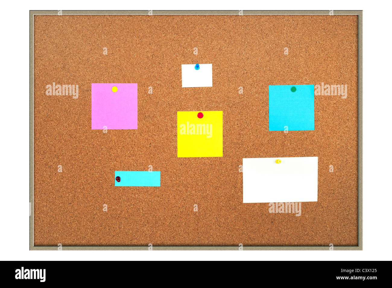 Un babillard avec des notes autocollantes vierges pour la copie. Banque D'Images