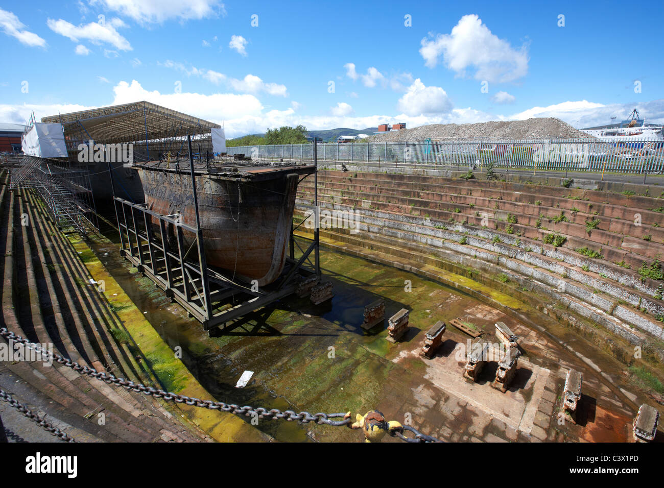Restauration de ss nomadic offre à l'Olympic et titanic en cale sèche d'Hamilton avec le caisson d'origine gate Banque D'Images