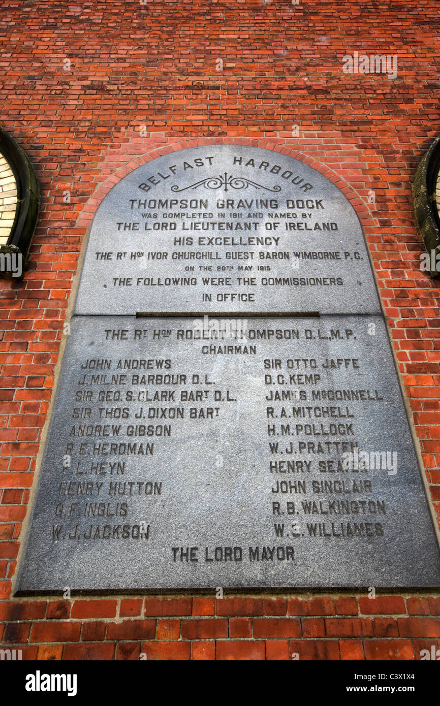 Plaque sur le mur de thompsons station de pompage et de radoub trimestre titanic belfast irlande du nord de l'île de queens uk Banque D'Images