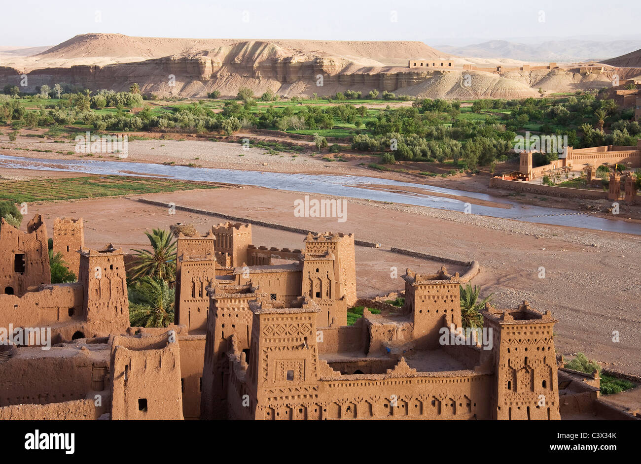 Avis de Ait Benhaddou Kasbah (forteresse islamique traditionnelle ou centre administratif). Le Maroc. Banque D'Images