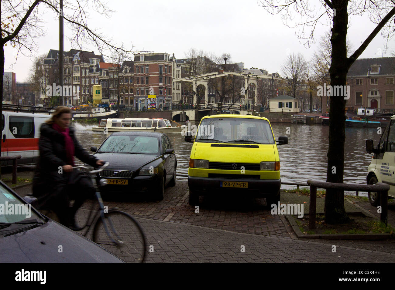 La ville et les canaux d'Amsterdam Banque D'Images