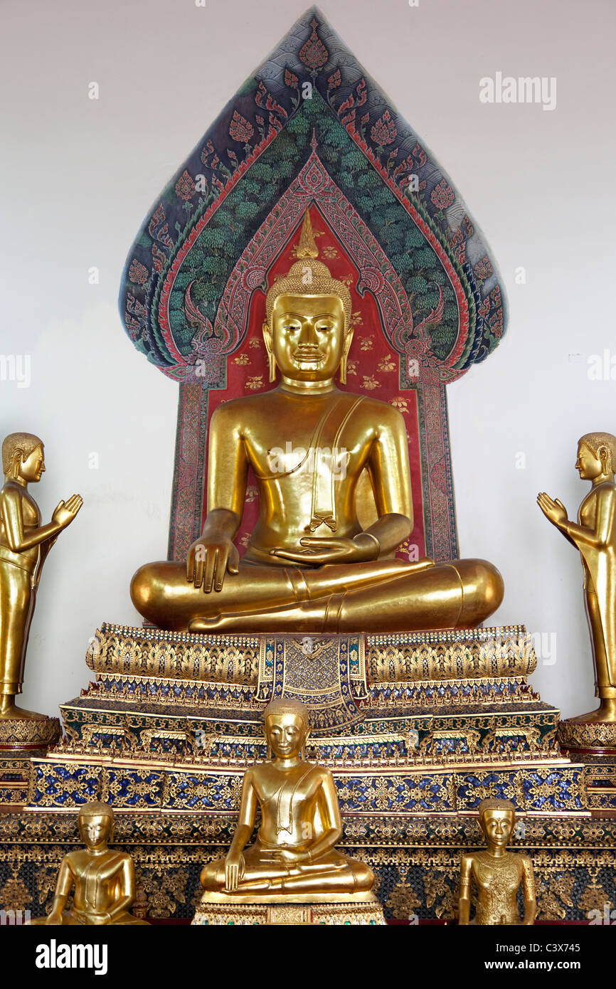 Temple de Wat Pho à Bangkok, Bouddha assis - 3 Banque D'Images